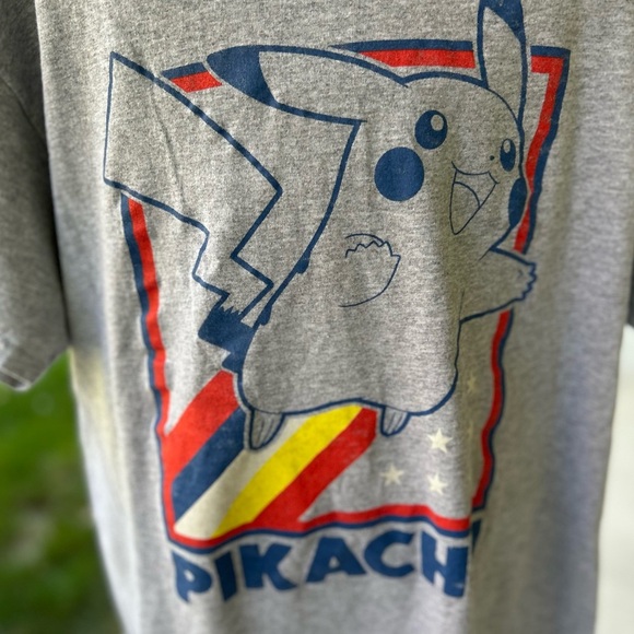 Pokemon Gray Pikachu Short Sleeve Tee-size large - Picture 2 of 4